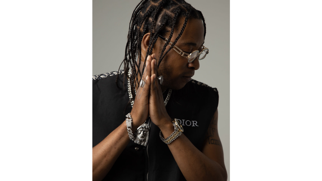 Dizzle JA Drives White Car to Success – Reggae North